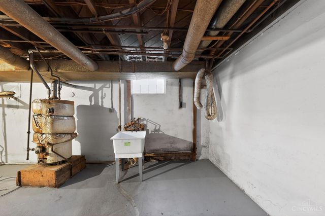 2406 Montana Avenue, Cincinnati, OH 45211