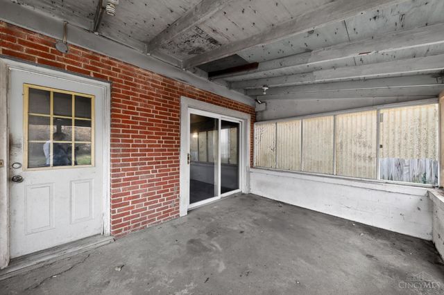 2406 Montana Avenue, Cincinnati, OH 45211