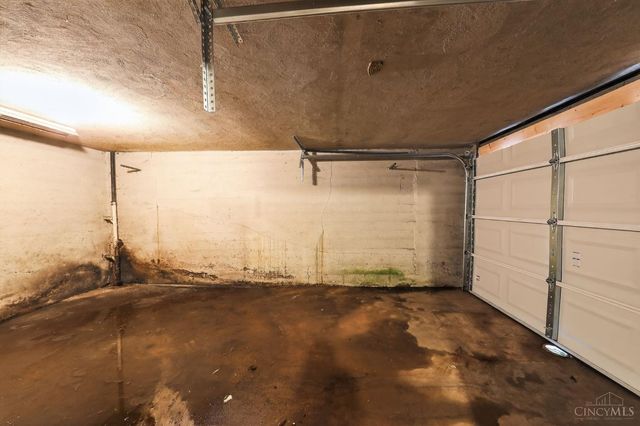 2406 Montana Avenue, Cincinnati, OH 45211