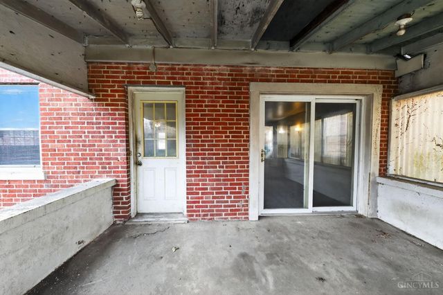 2406 Montana Avenue, Cincinnati, OH 45211