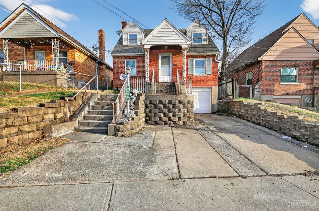 2406 Montana Avenue, Cincinnati, OH 45211