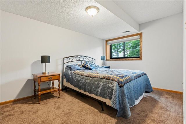 8821 Rainier Court, Woodbury, MN 55125