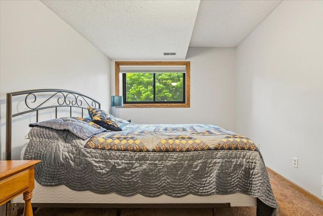 8821 Rainier Court, Woodbury, MN 55125