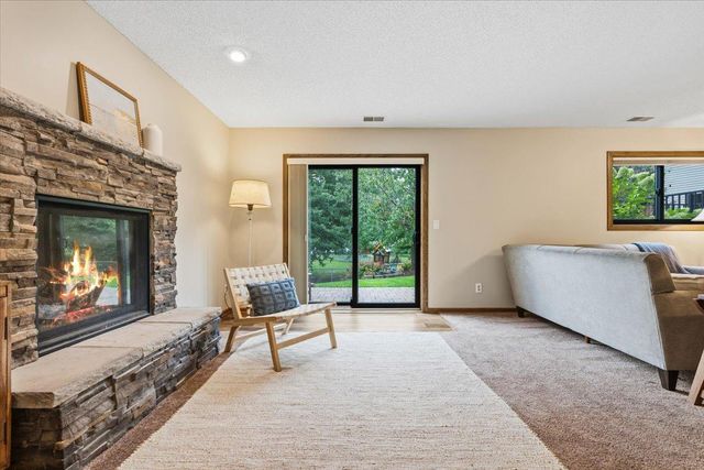 8821 Rainier Court, Woodbury, MN 55125