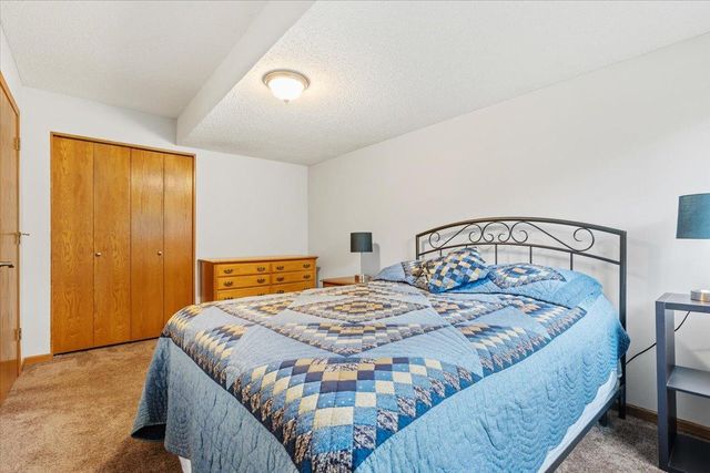 8821 Rainier Court, Woodbury, MN 55125