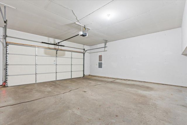 8821 Rainier Court, Woodbury, MN 55125