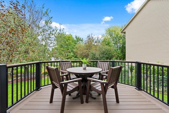 8821 Rainier Court, Woodbury, MN 55125