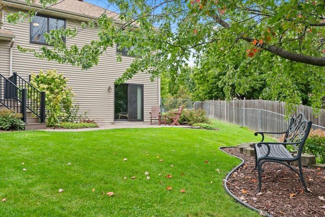 8821 Rainier Court, Woodbury, MN 55125