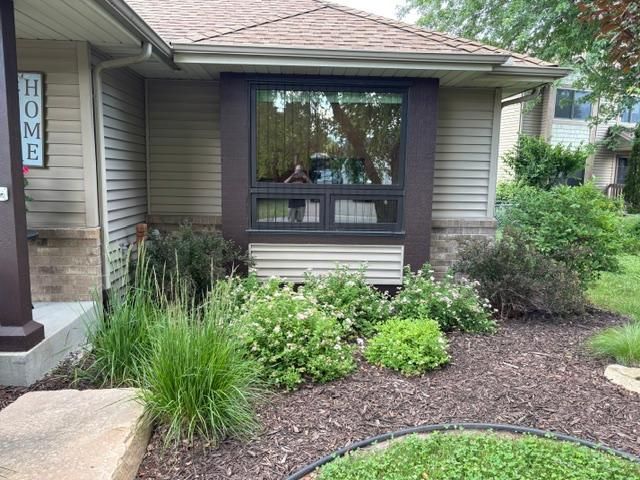 8821 Rainier Court, Woodbury, MN 55125