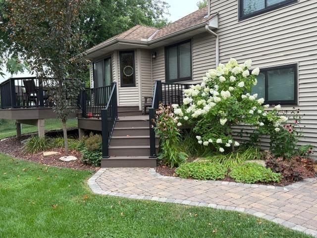 8821 Rainier Court, Woodbury, MN 55125