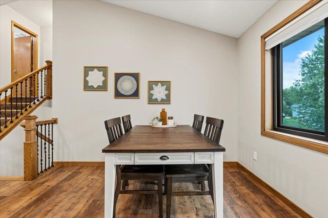 8821 Rainier Court, Woodbury, MN 55125
