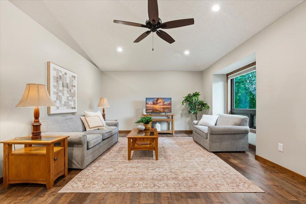 8821 Rainier Court, Woodbury, MN 55125 — photo 5