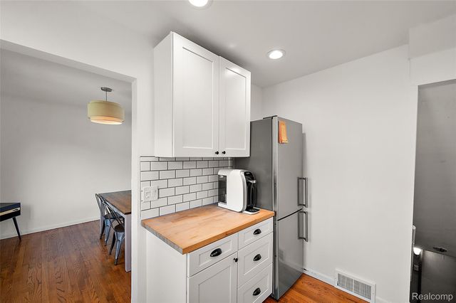 1065 Wimbleton Drive, Birmingham, MI 48009