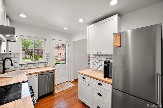 1065 Wimbleton Drive, Birmingham, MI 48009