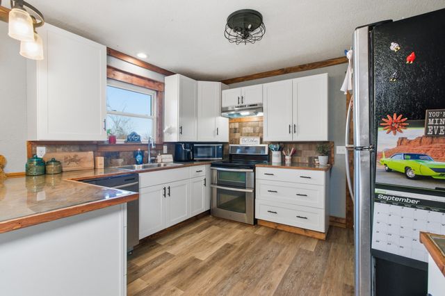 8857 State Route Ad, Dora, MO 65637