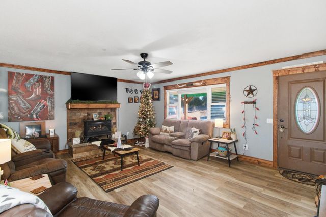 8857 State Route Ad, Dora, MO 65637