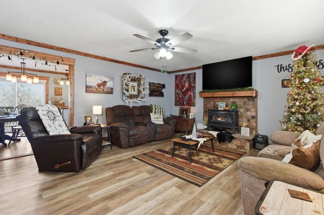 8857 State Route Ad, Dora, MO 65637