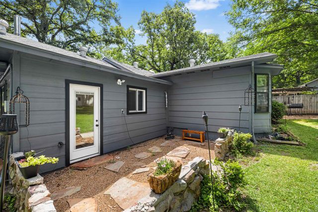 305 Glenora Avenue, Sherwood, AR 72120