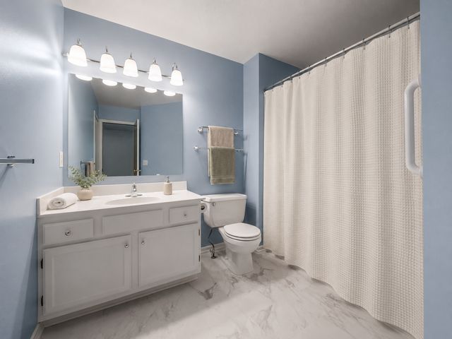 2611 Concord Way, Mendota Heights, MN 55120