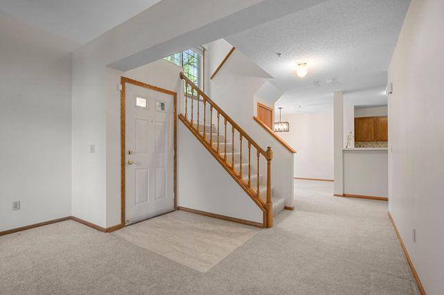 2611 Concord Way, Mendota Heights, MN 55120