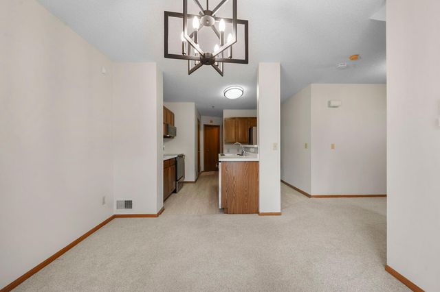 2611 Concord Way, Mendota Heights, MN 55120