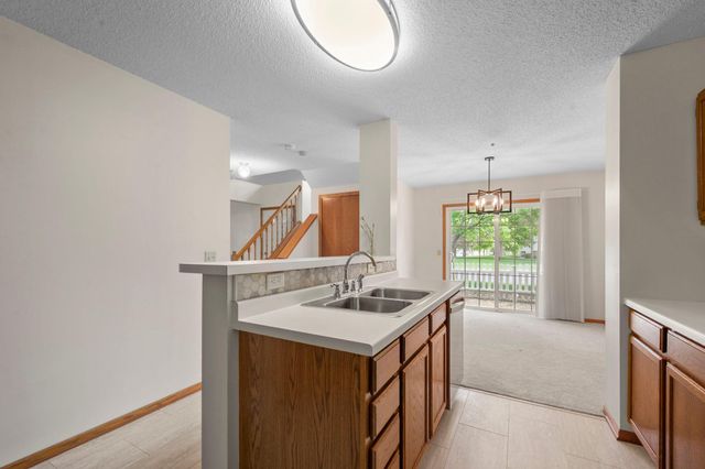 2611 Concord Way, Mendota Heights, MN 55120
