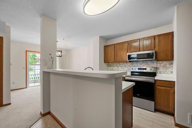 2611 Concord Way, Mendota Heights, MN 55120