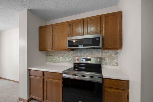 2611 Concord Way, Mendota Heights, MN 55120