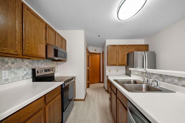 2611 Concord Way, Mendota Heights, MN 55120