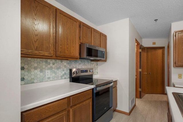 2611 Concord Way, Mendota Heights, MN 55120