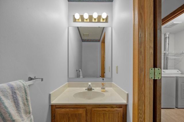 2611 Concord Way, Mendota Heights, MN 55120