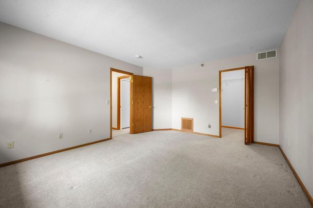 2611 Concord Way, Mendota Heights, MN 55120