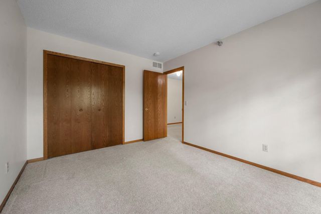 2611 Concord Way, Mendota Heights, MN 55120