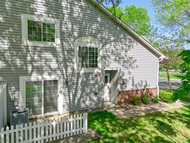 2611 Concord Way, Mendota Heights, MN 55120