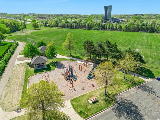 2611 Concord Way, Mendota Heights, MN 55120