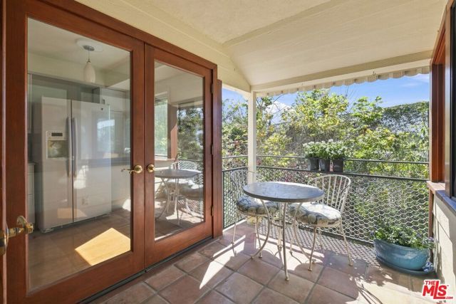 289 S Barrington Avenue A309, Los Angeles, CA 90049
