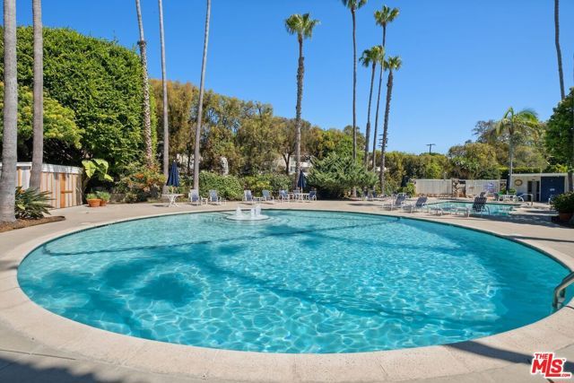 289 S Barrington Avenue A309, Los Angeles, CA 90049