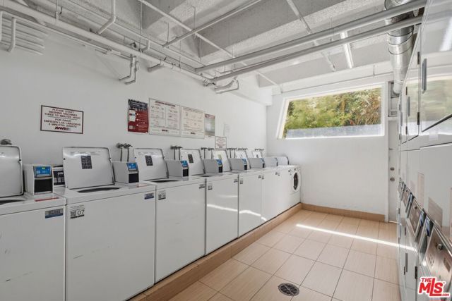 289 S Barrington Avenue A309, Los Angeles, CA 90049