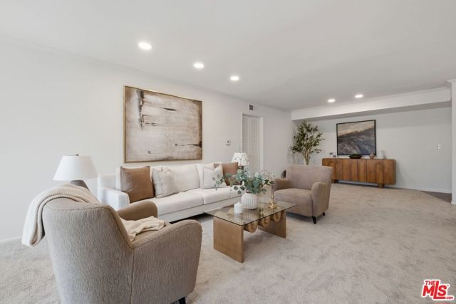 289 S Barrington Avenue A309, Los Angeles, CA 90049