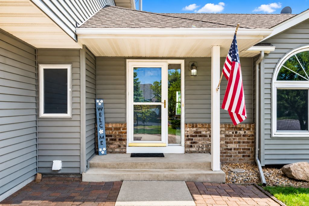 12628 Dutch Court, Apple Valley, MN 55124 — photo 2