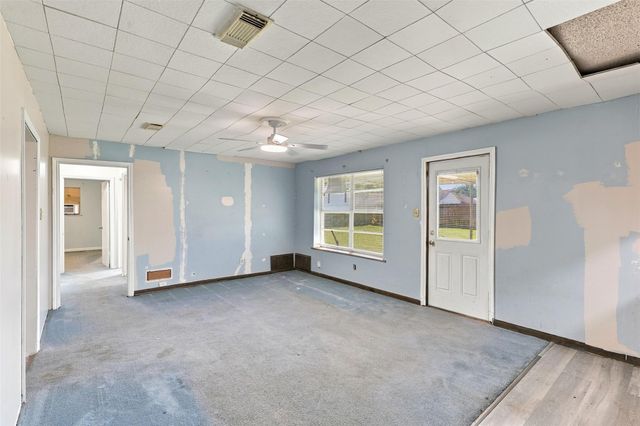 1906 Kings Lane, Alvin, TX 77511
