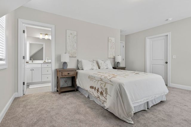 19 Woodmans Lane, Peterborough, NH 03458