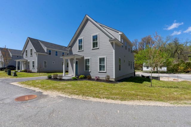 19 Woodmans Lane, Peterborough, NH 03458