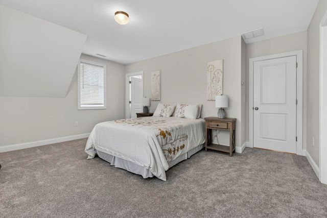19 Woodmans Lane, Peterborough, NH 03458