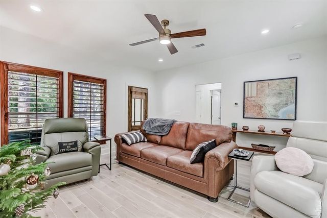 153 Dagger Drive, Brookeland, TX 75931