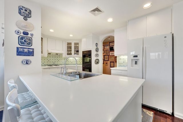 99 Florence St 10-5B, Newton, MA 02467