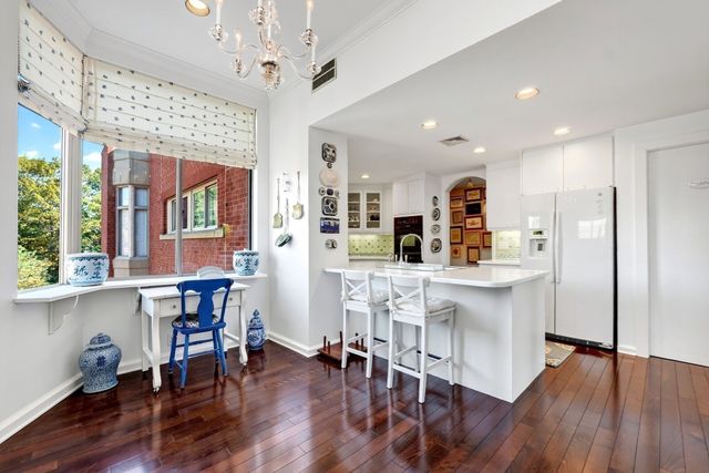 99 Florence St 10-5B, Newton, MA 02467