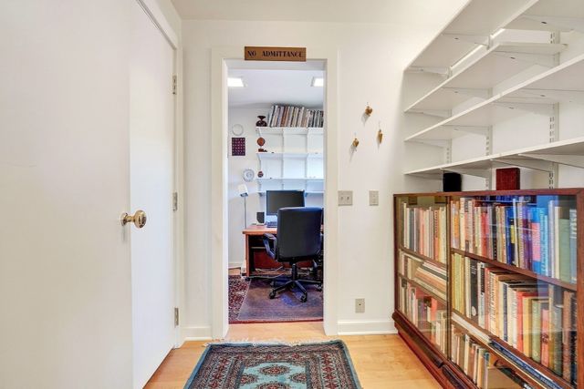 99 Florence St 10-5B, Newton, MA 02467