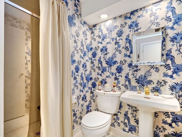 99 Florence St 10-5B, Newton, MA 02467