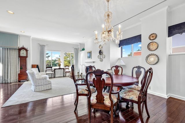 99 Florence St 10-5B, Newton, MA 02467